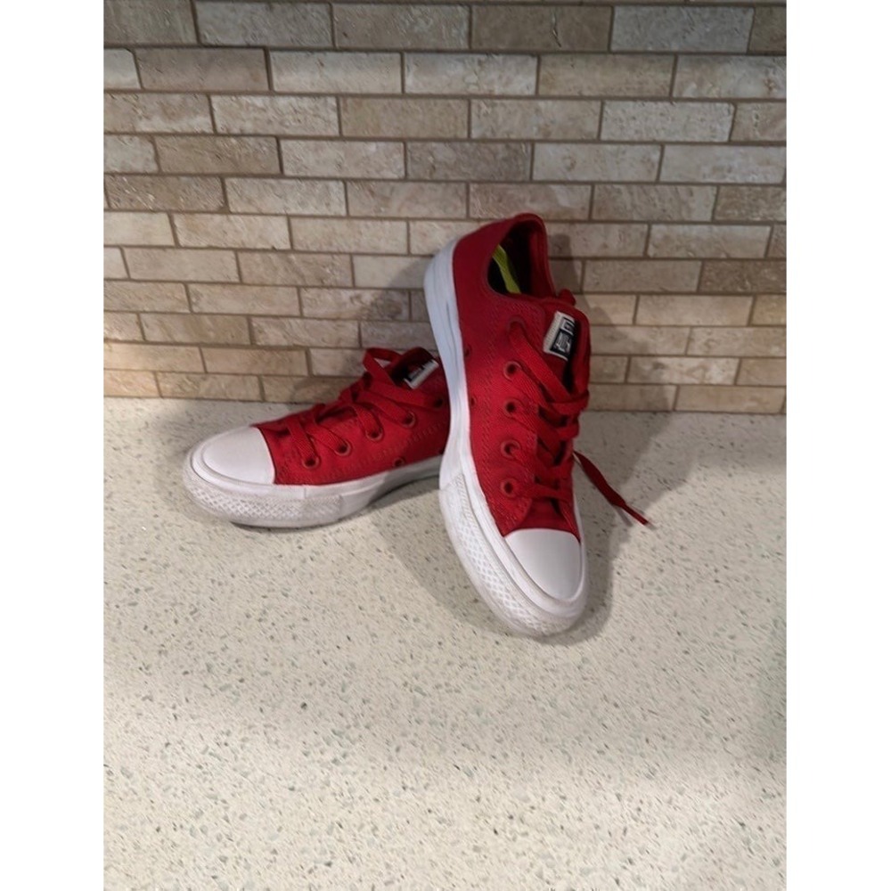 Converse red chuck taylors low top with lunarlon‎ BQ